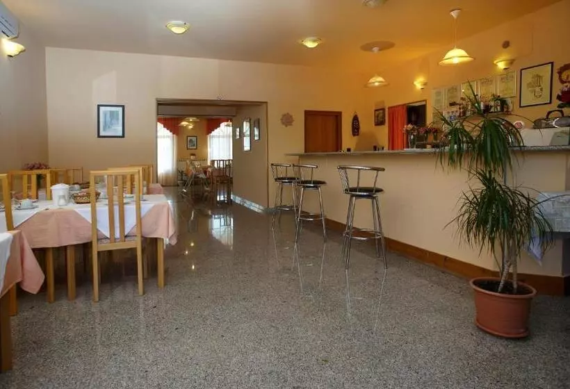 Fotos del hotel Pansion Valbruna:  2