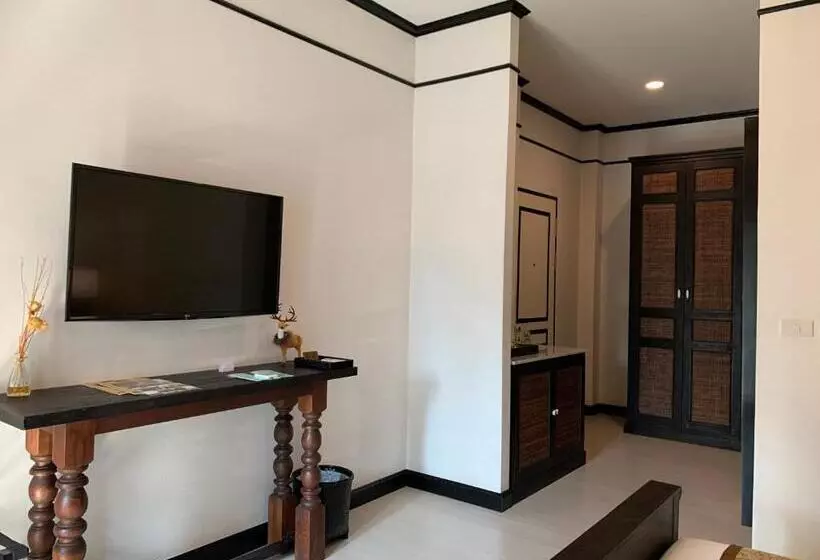 99 The Heritage Hotel