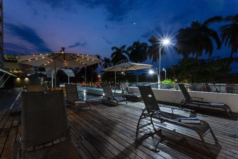 Fotos del hotel Ramada By Wyndham Acapulco  & Suites:  17