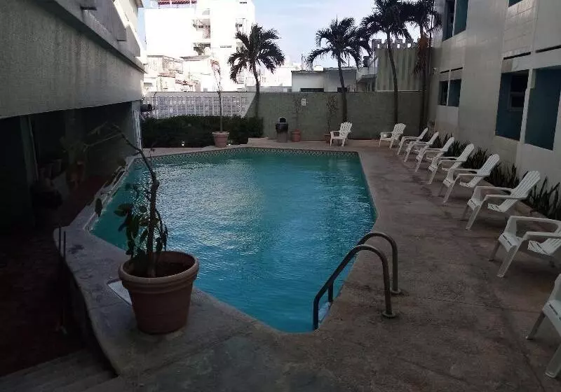 Fotos del hotel Royalty:  13