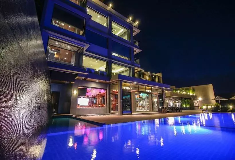 Two Seasons Coron Bayside