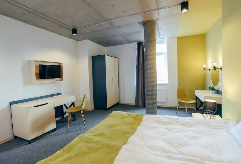 Jam Hotel Hnatyuka