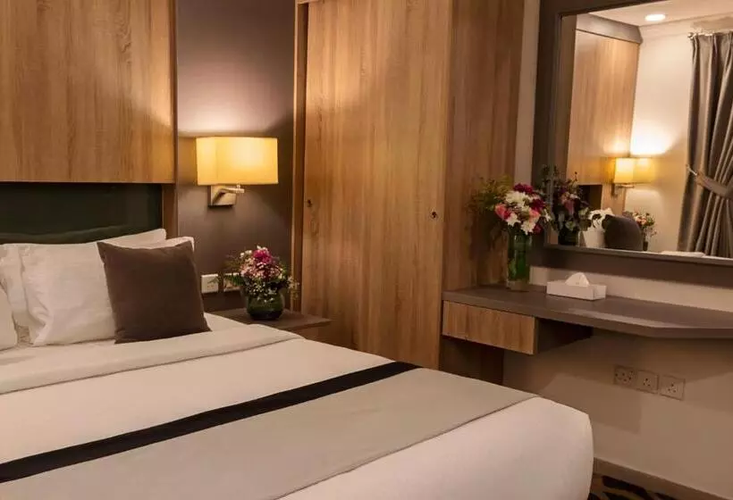 Fotos del hotel Laten Suites:  2