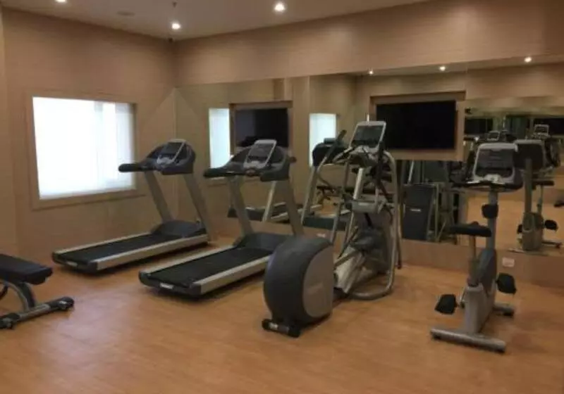 Fotos del hotel Red Fox Hotel, Sector 60, Gurugram:  3