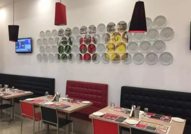 Fotos del hotel Red Fox Hotel, Sector 60, Gurugram:  9