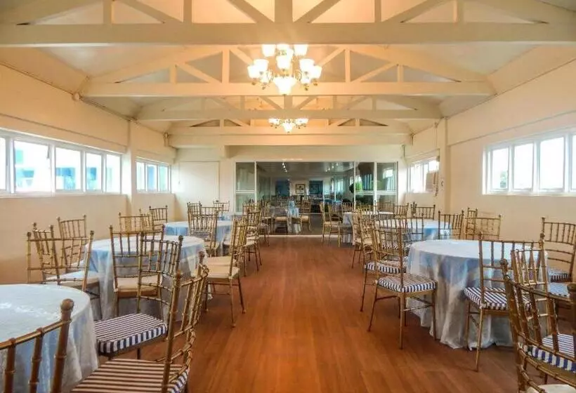 Fotos del hotel The Alpa Hotel And Restaurant:  3