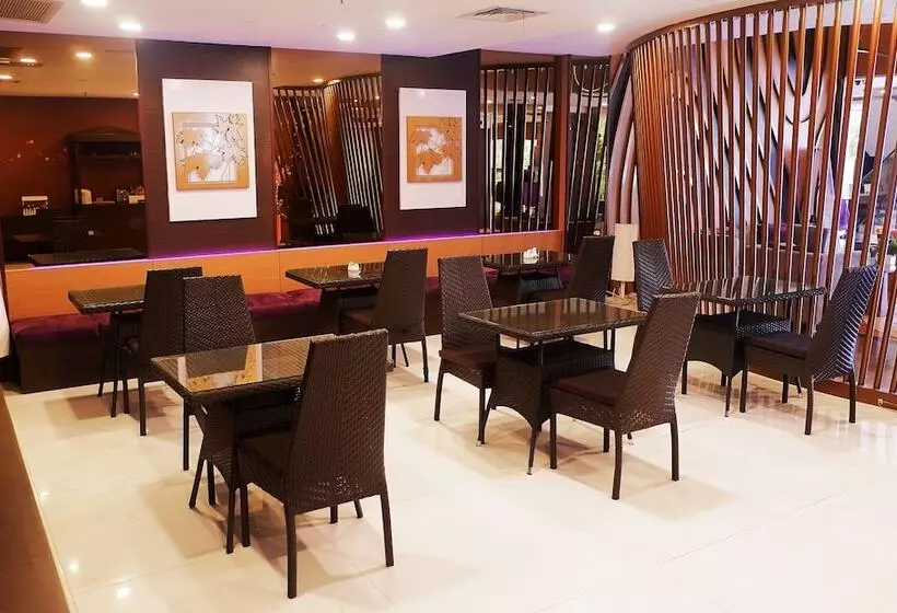 Fotos del hotel Asialink Easy By Prasanthi Formerly The Evitel:  21