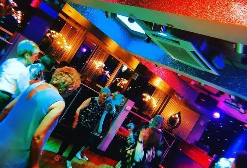 Fotos del hotel Lyndene:  9