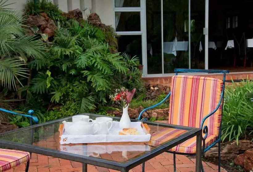 Fotos del hotel Woodlands Guest Lodge:  5