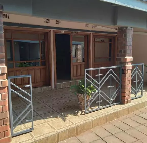 Fotos del hotel Sunset Junction Lodges & Tours:  18