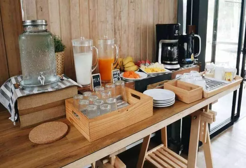 Fotos del hotel The Cabin Beach Resort:  2