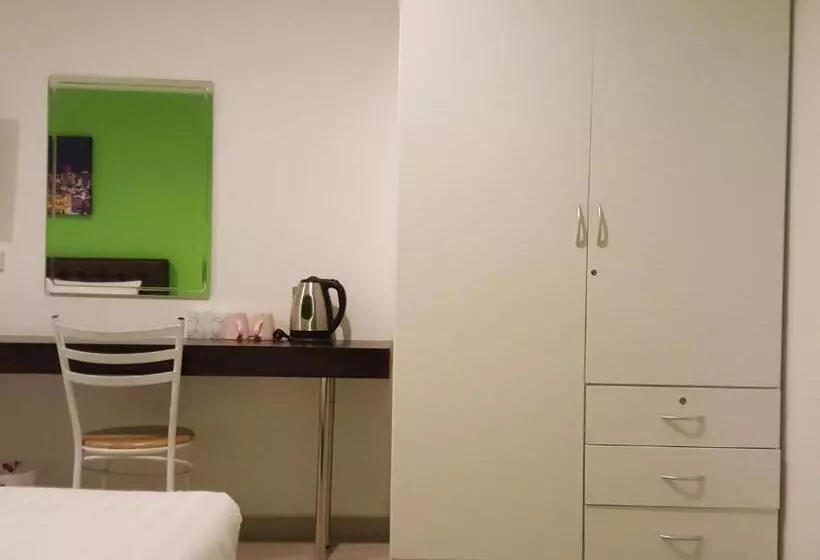 Fotos del hotel 2bedtel:  22