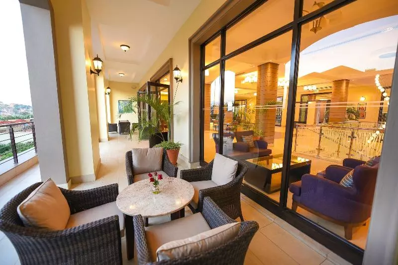 Fotos del hotel Mestil Hotel & Residences:  6