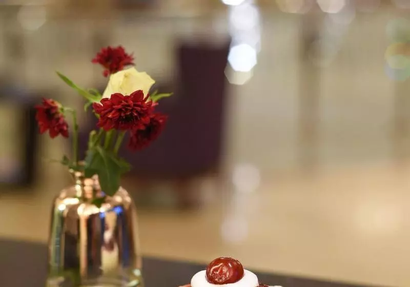 Fotos del hotel Mestil Hotel & Residences:  13