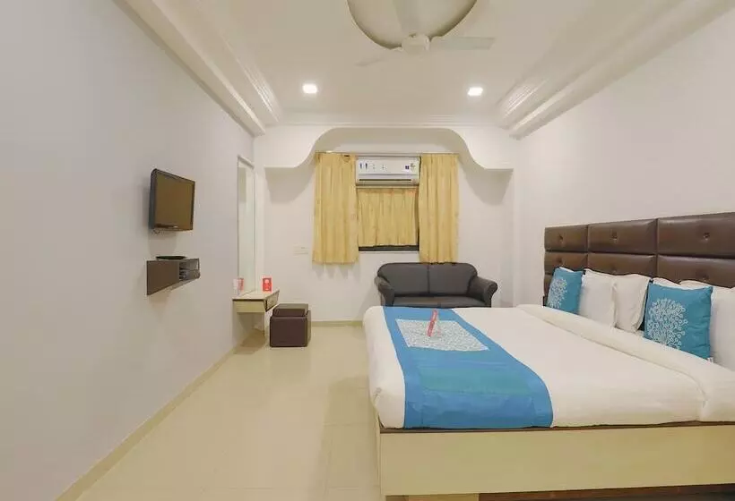 Oyo Flagship 321 Vastrapur Ahmedabad