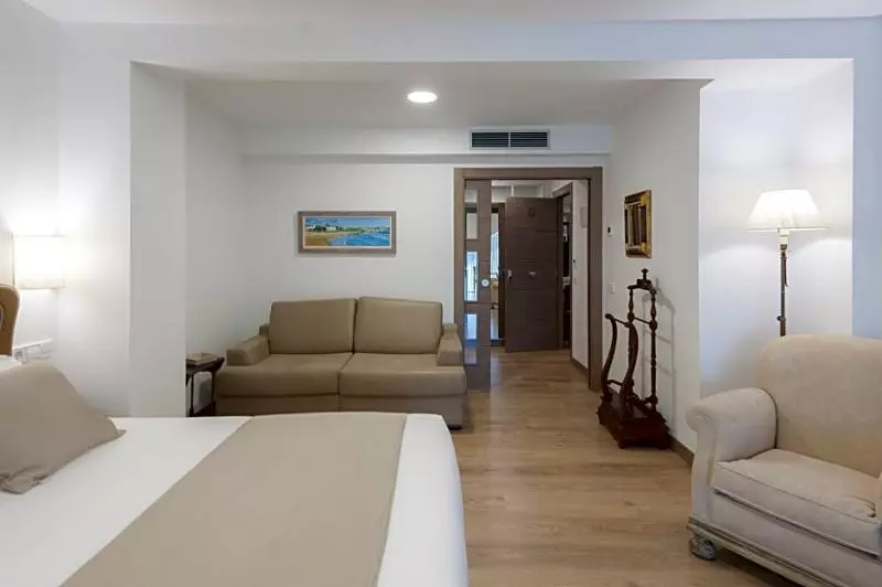 Fotos del hotel Suite Home Sardinero:  25
