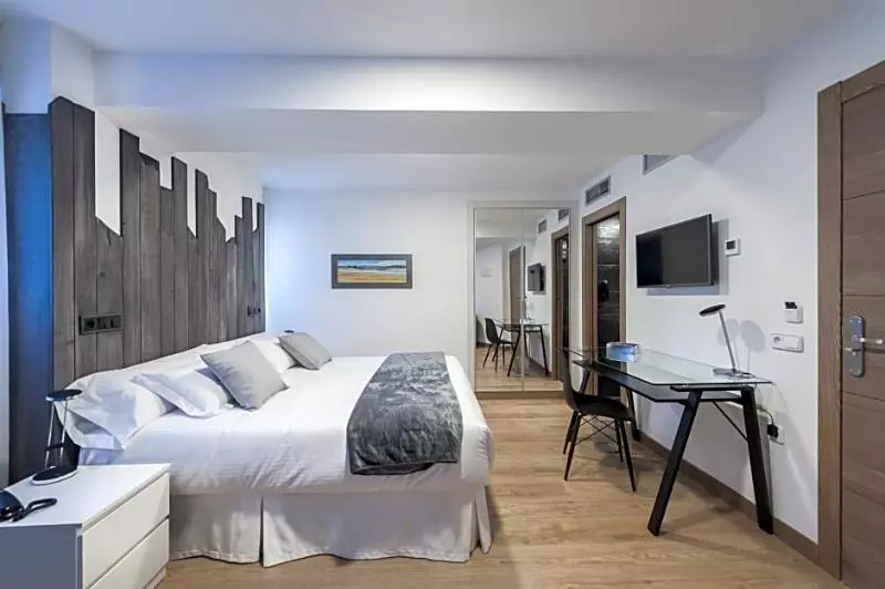 Fotos del hotel Suite Home Sardinero:  1