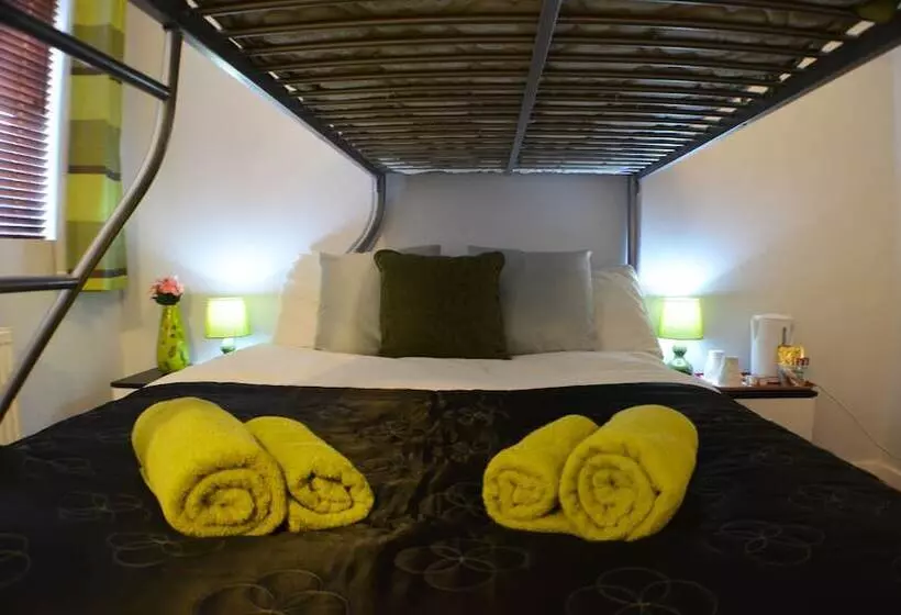 Fotos del hotel Birchfields Guest House:  24