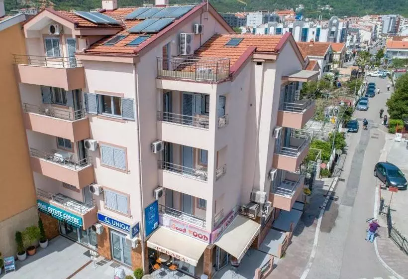 Sms Apartments