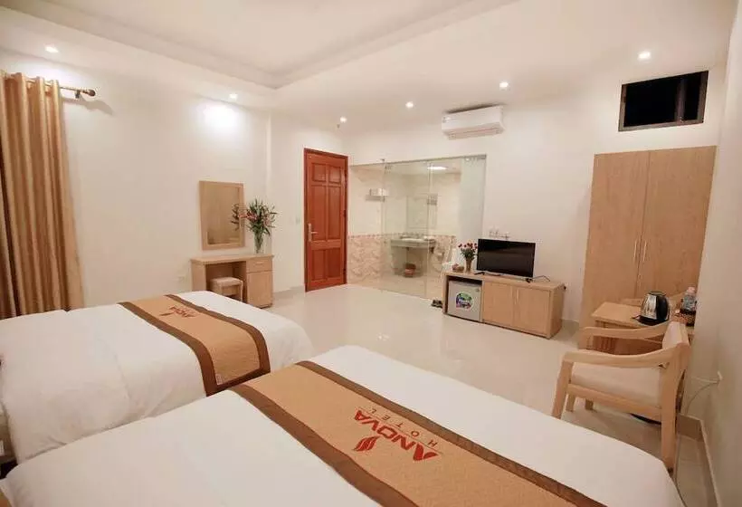 Fotos del hotel Anova:  12