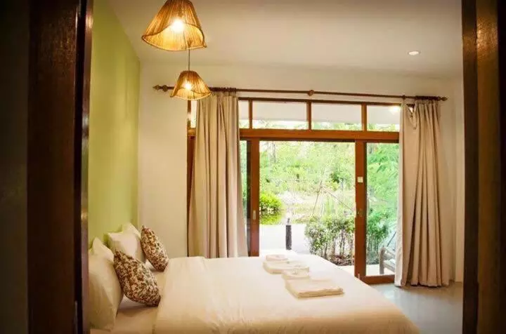 Fotos del hotel Ruean Thai Nai Bang By Pansak Resort:  17