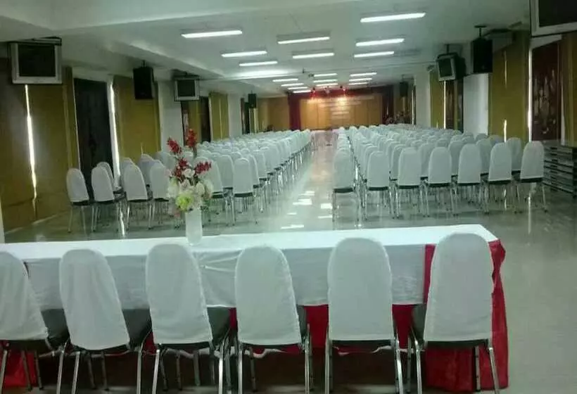 Fotos del hotel Sirinart Garden:  5