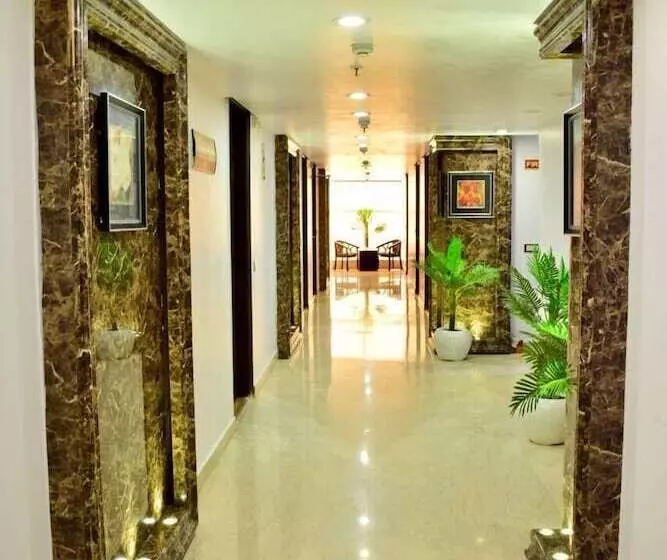 Fotos del hotel S. K Crown Park Naraina:  19