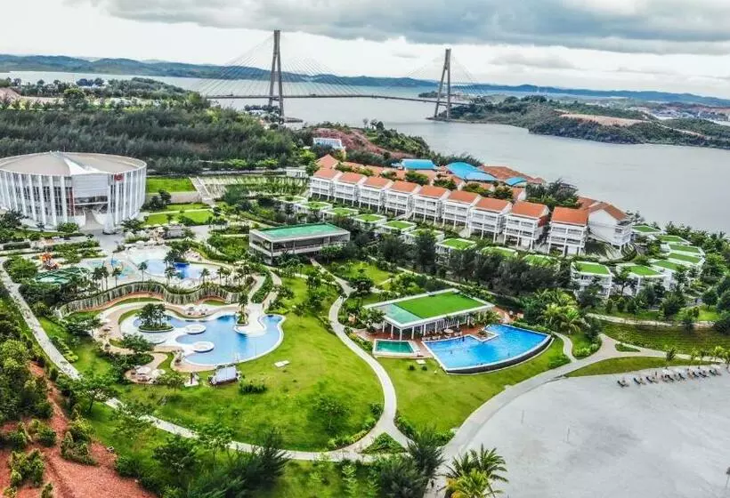 Harris Resort Barelang Batam