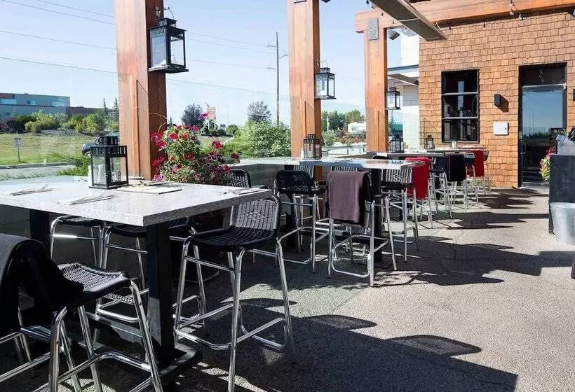 Fotos del hotel Sandman Signature Calgary Airport:  14