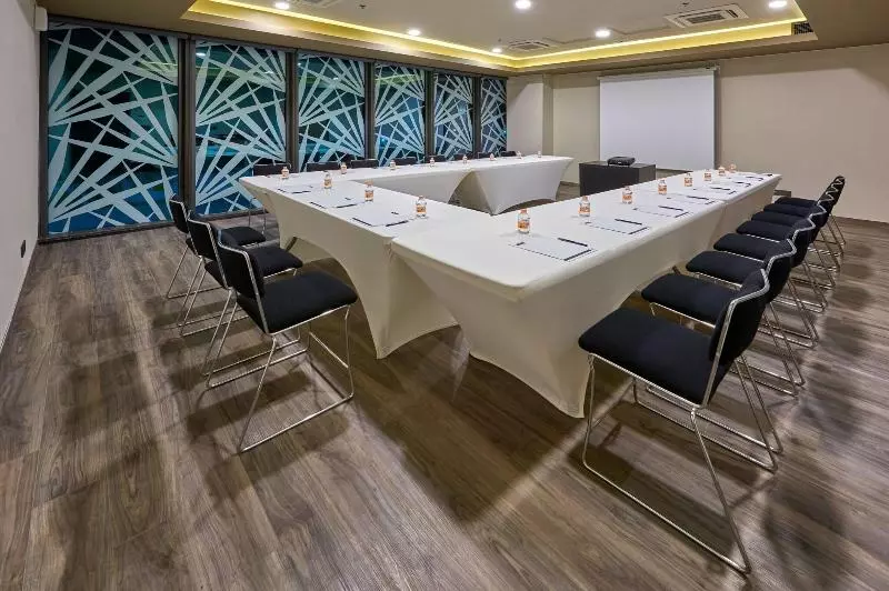 Fotos del hotel City Express Plus Merida:  11