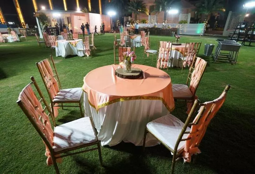 Fotos del hotel Stardom Resort Jaipur:  14