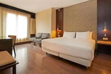 NH Barcelona Eixample - برشلونة