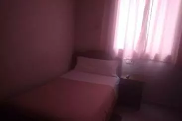 Hostal Gaudí - Madrid