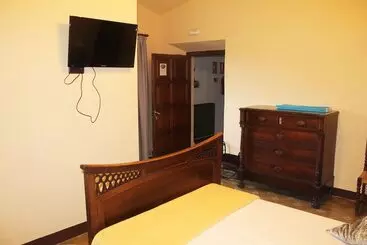 Hostal Rural Mas Blanc - Sant Marti de Centelles