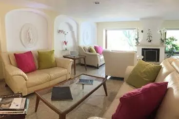 Bougainville Luxury Boutique - Capri Town
