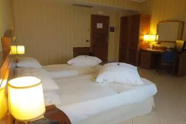 Отель Йоифулль - Неаполь