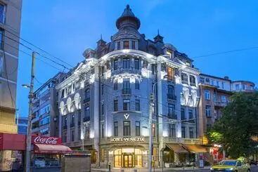 Zeus Essence Bucharest Venezia - Bucarest
