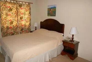 Pipers Cove Resort - Runaway Bay