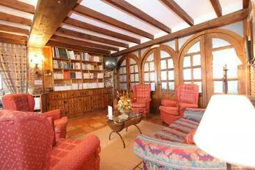 Habitaciones Y Estudios  Hotel Posada De Cantabria   Terraza Panorámica  Gintonic Bar - Galizano