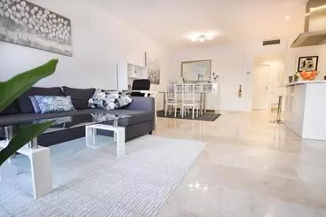 Modern Sea & Lake View Penthouse With Private Jacuzzi   8 Min To Puente Romano - Istan