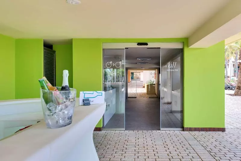 Fotos del hotel Occidental Ibiza:  91