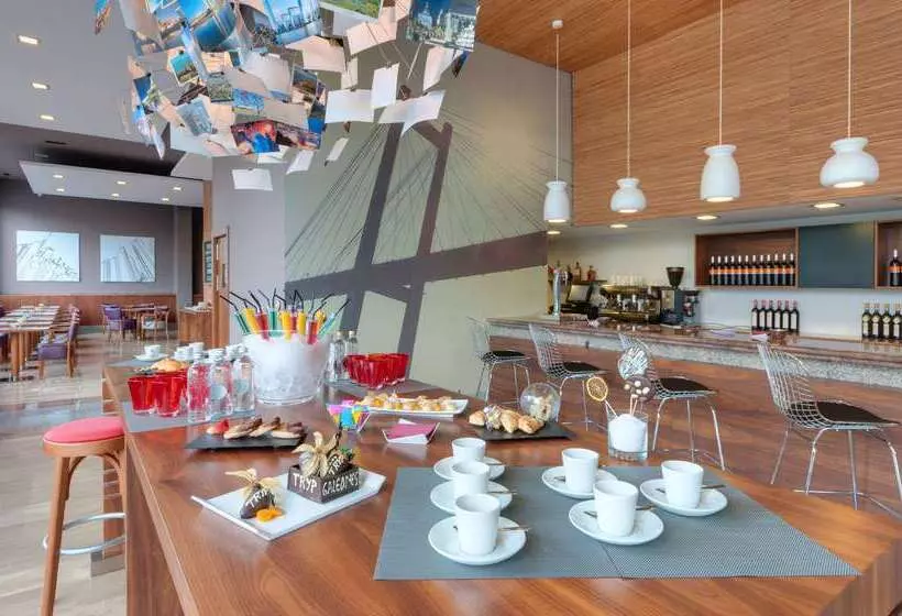 Fotos del hotel Vigo Los Galeones Affiliated By Meliá:  15