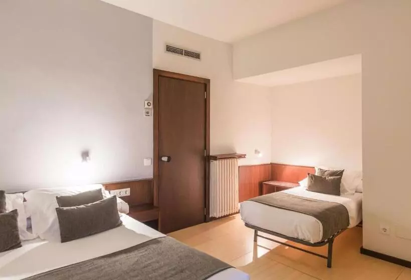 Fotos del hotel Emporda:  11