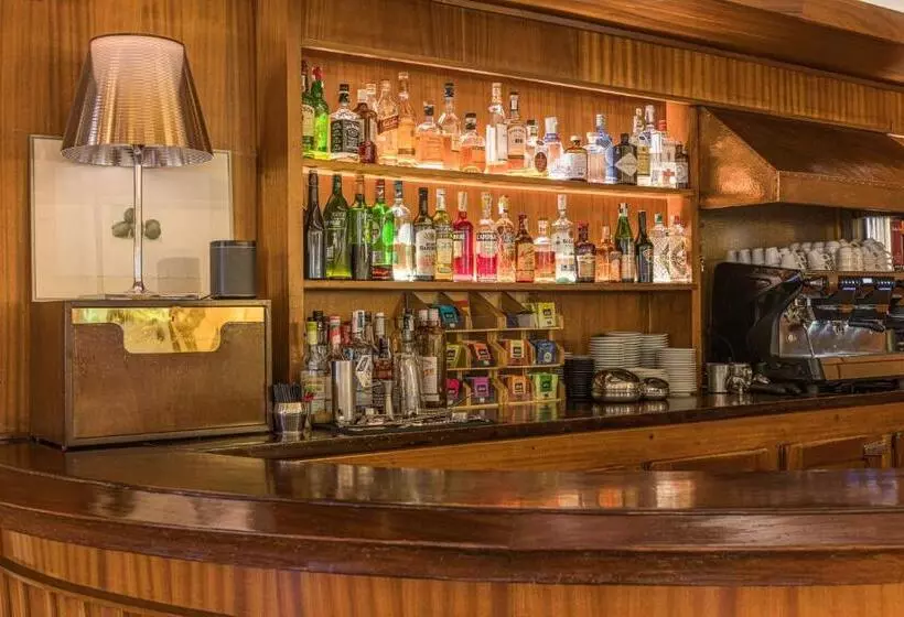 Fotos del hotel Emporda:  3