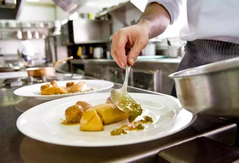 Fotos del hotel Emporda:  8