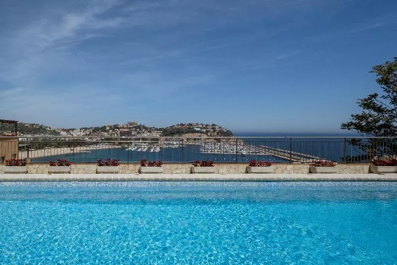 Fotos del hotel Montjoi By Brava Es:  6