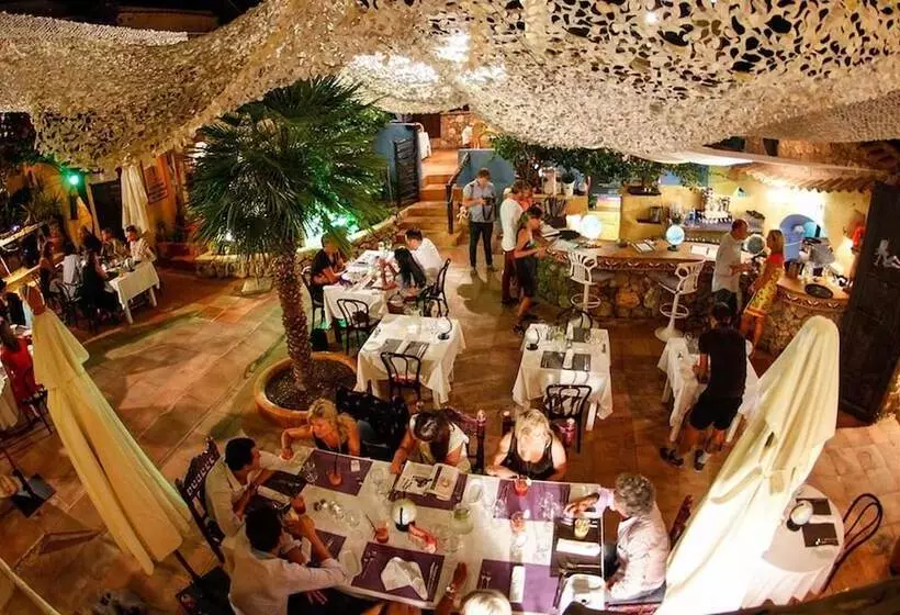 Fotos del hotel Pikes Ibiza:  4