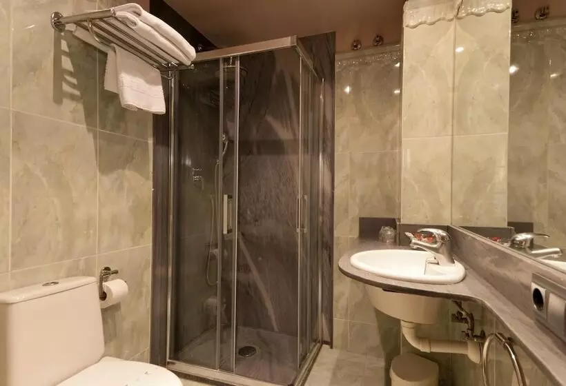 Fotos del hotel Vetusta:  11