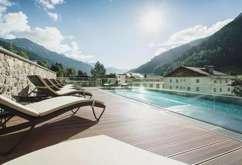 Fotos del hotel Schwarzer Adler - Sport & Spa:  2