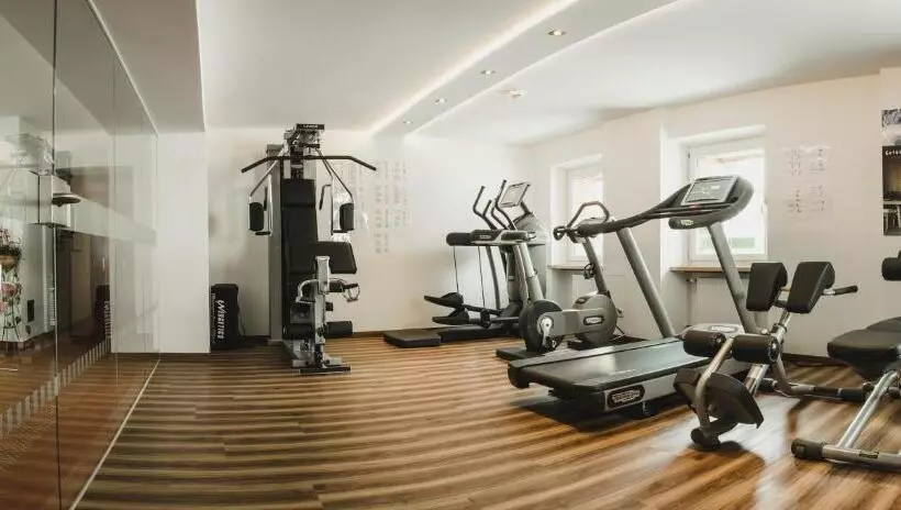 Fotos del hotel Schwarzer Adler - Sport & Spa:  4